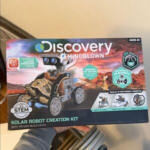 Discovery Mindblown Solar Robot Kit - Black and Gray